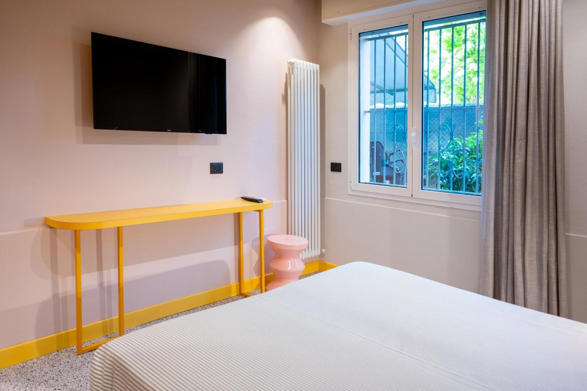 Hotel Chery Milano Marittima Bagian luar foto