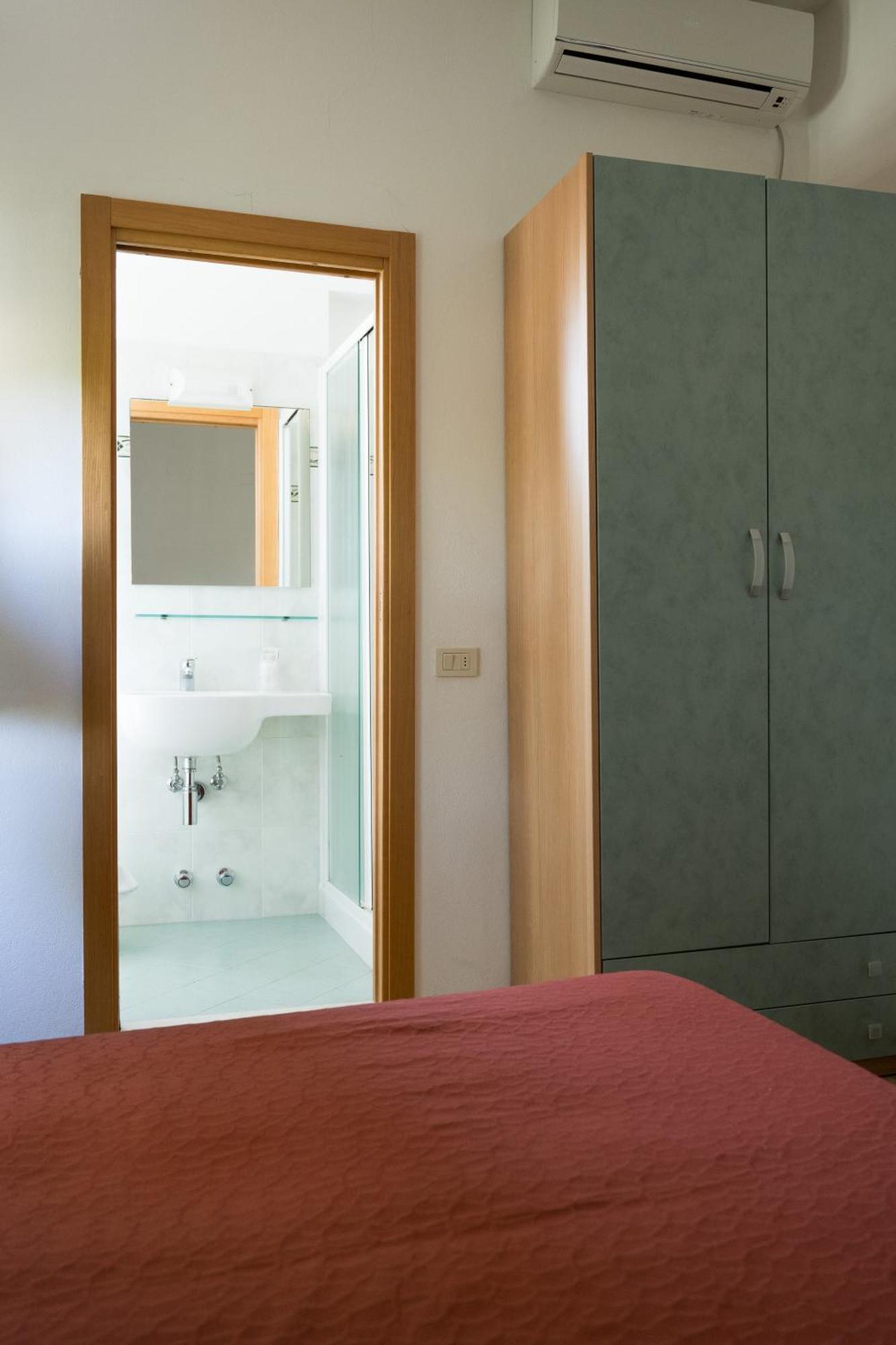Hotel Chery Milano Marittima Bagian luar foto
