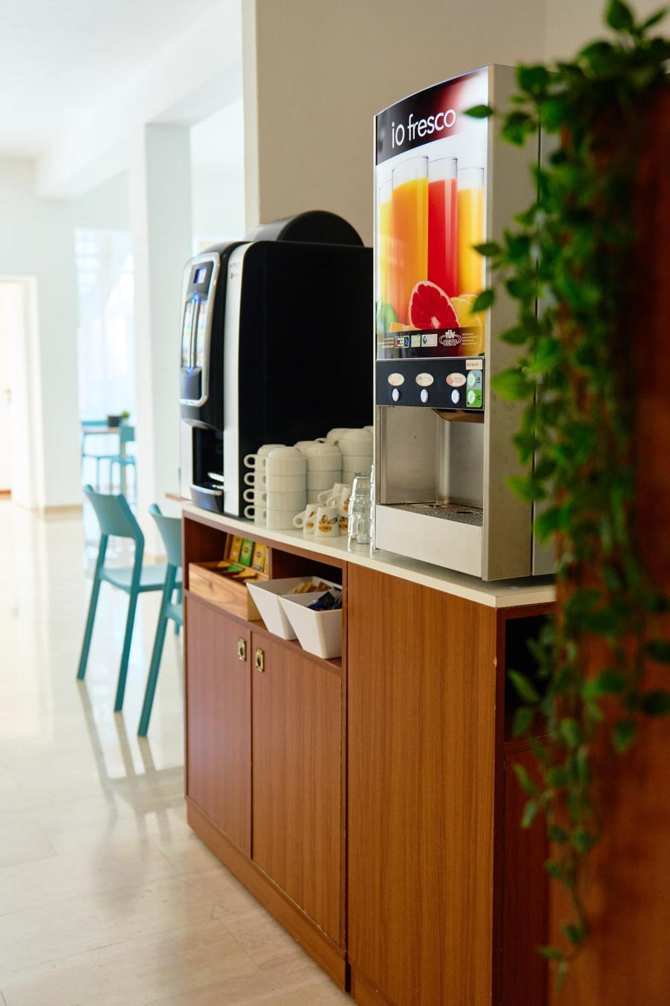 Hotel Chery Milano Marittima Bagian luar foto